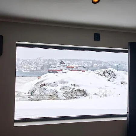 Cozy Apartment, With A View Of * トロムソ
